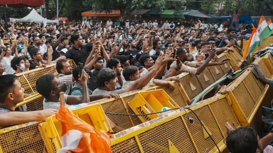 Barricades, CCTV removed at Jantar Mantar amid crackdown fears | LIVE