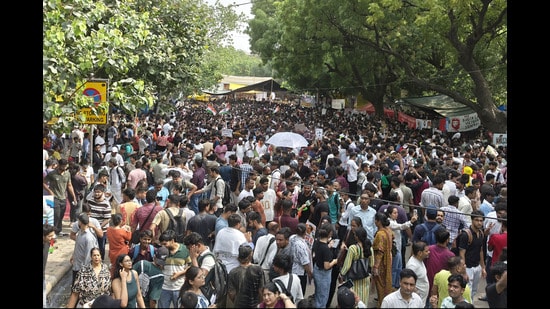 Public meetings, assembly of five or more persons, carrying banners, placards, etc, shouting slogans, processions in any public place within the area were prohibited in New Delhi district, the police said in an order. (Sanjeev Verma/HT Photo)
