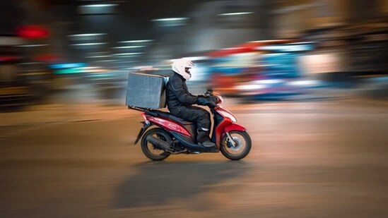 'Delivery partner taught me something my MBA didn't': Bengaluru woman recalls Blinkit rider refusing ₹100 tip