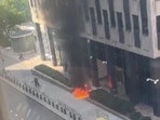 Blast near 26 Federal Plaza triggers emergency response in NYC, resulting in four minor injuries and one arrest.
