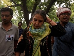 যন্তর মন্তরের বিক্ষোভে অসুস্থ শাবানা আজমি।