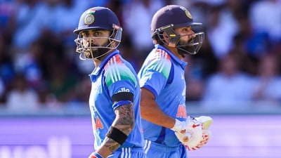 విరాట్ కోహ్లీ- రోహిత్ శర్మ.. (ANI Pic Service) విరాట్ కోహ్లీ- రోహిత్ శర్మ.. (ANI Pic Service)