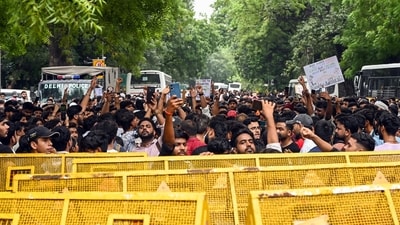 Security personnel placed barricades to stop CJP protesters in view of the CJP's call for a March to Parliament, in New Delhi. (ANI)