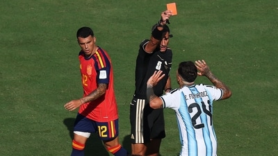 Enzo Fernandes got double yellow cards in the clash resulting into a red as he left Argentina 10 men in the extra time. (Getty Images via AFP) Enzo Fernandes got double yellow cards in the clash resulting into a red as he left Argentina 10 men in the extra time. (Getty Images via AFP)