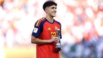 Pau Cubarsi of Spain is presented with the Young Player of the Tournament award during the FIFA World Cup 2026 Final match. The 19-year-old is the fourth teenager to win the award. (Getty Images via AFP) Pau Cubarsi of Spain is presented with the Young Player of the Tournament award during the FIFA World Cup 2026 Final match. The 19-year-old is the fourth teenager to win the award. (Getty Images via AFP)