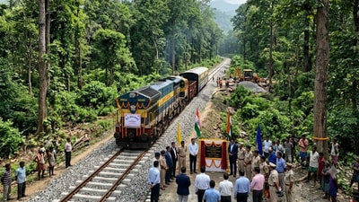 উত্তরবঙ্গে গুরুত্বপূর্ণ রেললাইন প্রকল্পের জন্য প্রায় ২৭২ কোটি টাকা বরাদ্দ করা হল। (ছবিটি প্রতীকী, সৌজন্যে ন্যানো ব্যানানা দিয়ে তৈরি করা) উত্তরবঙ্গে গুরুত্বপূর্ণ রেললাইন প্রকল্পের জন্য প্রায় ২৭২ কোটি টাকা বরাদ্দ করা হল। (ছবিটি প্রতীকী, সৌজন্যে ন্যানো ব্যানানা দিয়ে তৈরি করা)