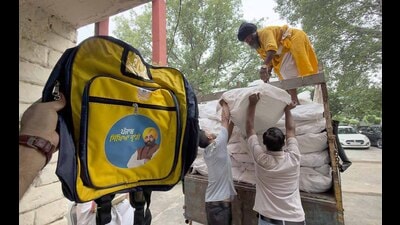 School bags for Govt school students in Ludhiana on Monday. (Gurpreet Singh/HT) School bags for Govt school students in Ludhiana on Monday. (Gurpreet Singh/HT)