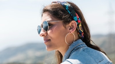 Hoop earrings are the best way to enhance your style (Magnific) Hoop earrings are the best way to enhance your style (Magnific)