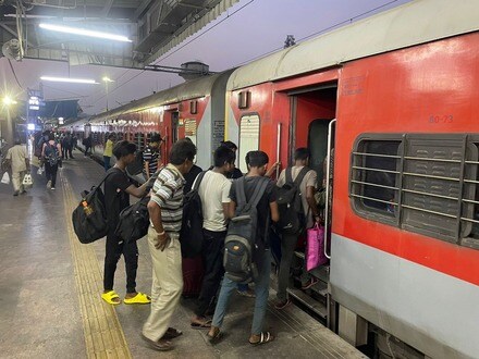 ప్రత్యేక రైళ్లు 