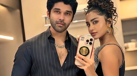 Dhruv Vikram and Anupama Parameswaran fanned the flames about them dating at an award show.