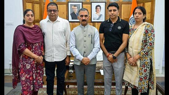 Father of seafarer killed in US strike near Hormuz meets Himachal CM, urges to raise issue with Centre