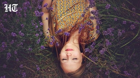 Feeling overwhelmed? These 6 grounding techniques can help you feel calm in under 5 minutes