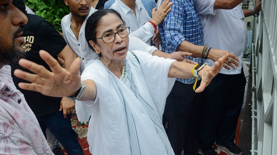 কংগ্রেসের সভাস্থলে বিভিন্ন ঐতিহাসিক মুহূর্তের পাশাপাশি মমতা বন্দ্যোপাধ্যায়ের সেই সময়ের ছবিও রাখা হবে। (Aloke Dey)