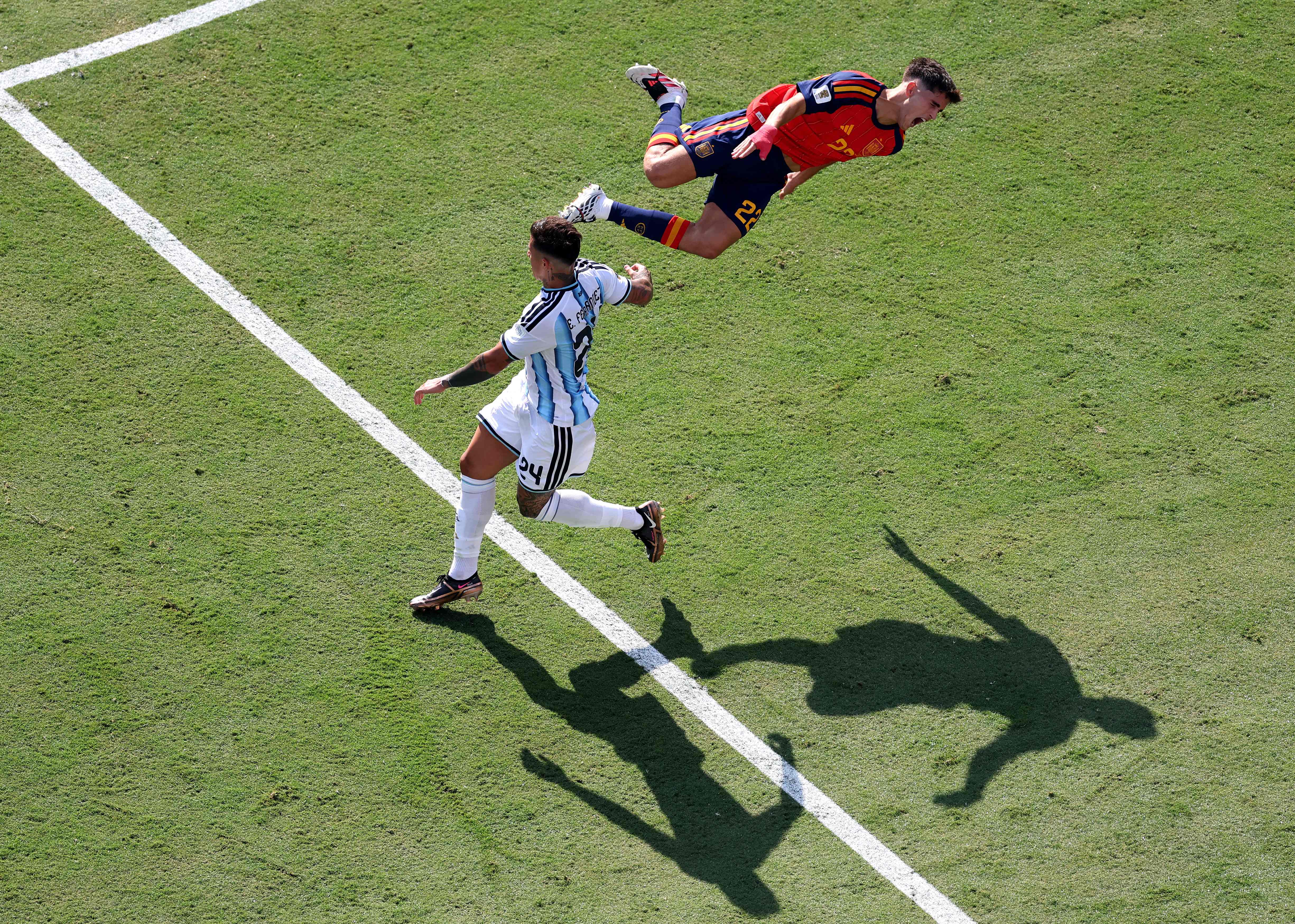 Enzo Fernandez #24 of Argentina fouls Pau Cubarsi #22 of Spain during the FIFA World Cup 2026 Final match between Spain and Argentina at New York New Jersey Stadium (Getty Images via AFP) Enzo Fernandez #24 of Argentina fouls Pau Cubarsi #22 of Spain during the FIFA World Cup 2026 Final match between Spain and Argentina at New York New Jersey Stadium (Getty Images via AFP)