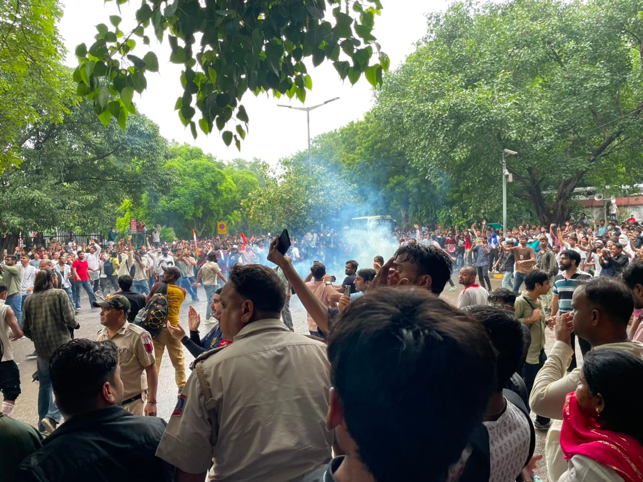 Thousands of people gathered at Jantar Mantar protest site on Monday. (HT Photo/Gargi) Thousands of people gathered at Jantar Mantar protest site on Monday. (HT Photo/Gargi)