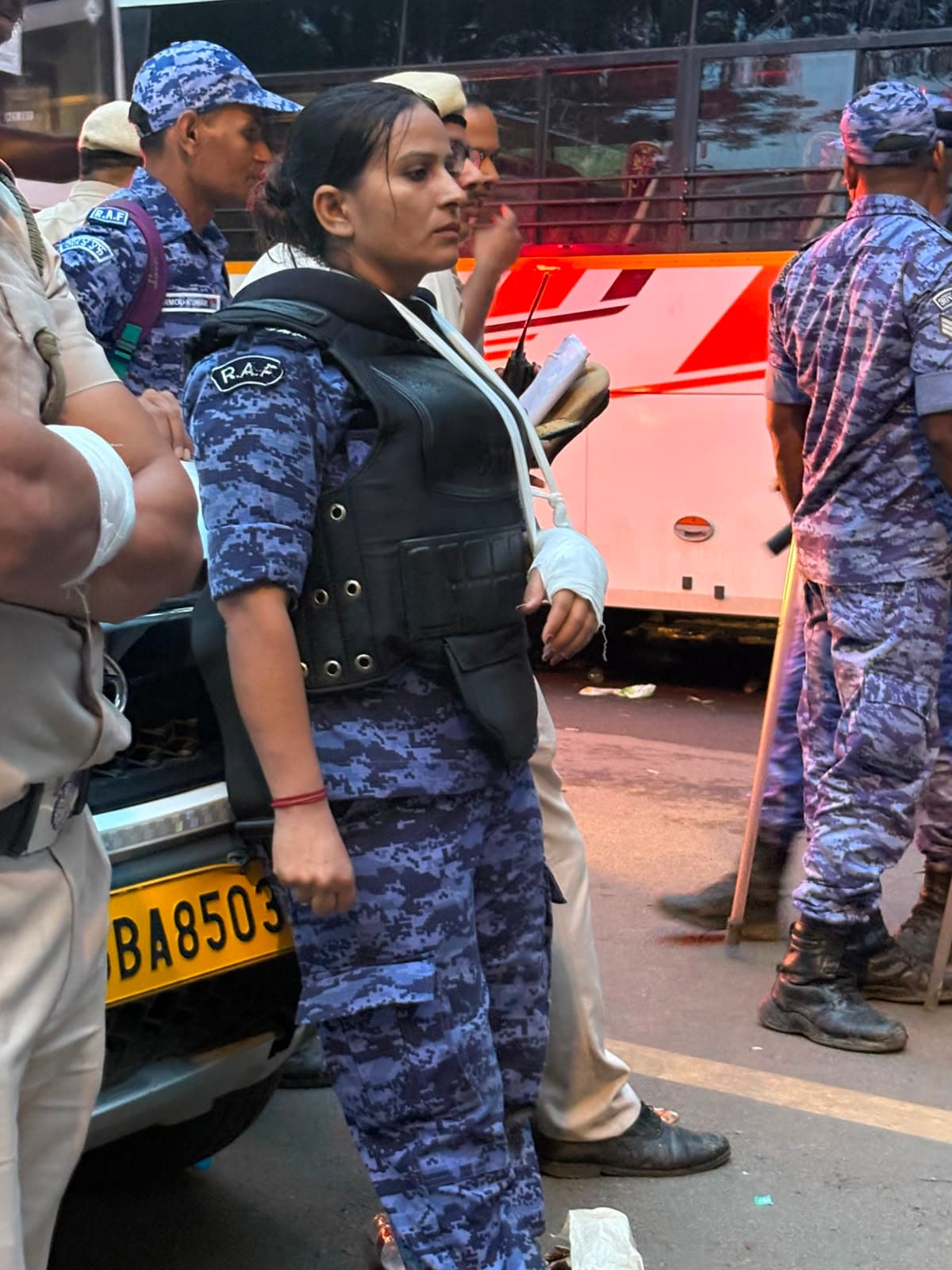 Security personnel injured in Jantar Mantar. (HT) Security personnel injured in Jantar Mantar. (HT)