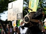 Most leftists in the lower house this week voted against the reintroduction of the two pesticides.