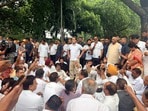 ప్రధాని ఇల్లు ముట్టడించిన రాహుల్ గాంధీ.. CJP విద్యార్థులపై దాడికి నిరసనగా ధర్నా(X/@RahulGandhi)