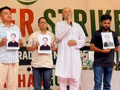 నా బిడ్డకు న్యాయం కావాలి.. నీట్ బాధితురాలైన కుమార్తె కోసం కార్గిల్ యోధుడి పోరాటం