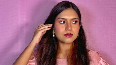 দিল্লিতে পুলিশের লাঠিচার্জ নিয়ে সোশ্যাল মিডিয়ায় পোস্ট, খুনের হুমকি 'আ লিটল বেঙ্গলি' হিসেবে খ্যাত মৌলি মণ্ডলকে। দিল্লিতে পুলিশের লাঠিচার্জ নিয়ে সোশ্যাল মিডিয়ায় পোস্ট, খুনের হুমকি 'আ লিটল বেঙ্গলি' হিসেবে খ্যাত মৌলি মণ্ডলকে।