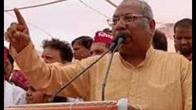 NISHAD party chief Sanjay Nishad on addressing his party’s conference in Lucknow. (HT file) NISHAD party chief Sanjay Nishad on addressing his party’s conference in Lucknow. (HT file)