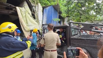 সিকিমের নামচি জেলায় এনএইচপিসির (NHPC) তিস্তা স্টেজ-৬ জলবিদ্যুৎ প্রকল্পের নির্মীয়মাণ টানেলে ভয়াবহ দুর্ঘটনায় মৃত্যু বেড়ে হয়েছে ৭। (PTI) সিকিমের নামচি জেলায় এনএইচপিসির (NHPC) তিস্তা স্টেজ-৬ জলবিদ্যুৎ প্রকল্পের নির্মীয়মাণ টানেলে ভয়াবহ দুর্ঘটনায় মৃত্যু বেড়ে হয়েছে ৭। (PTI)
