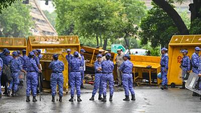 Security personnel deployed near Jantar Mantar. (Sanchit Khanna/HT Photo) Security personnel deployed near Jantar Mantar. (Sanchit Khanna/HT Photo)