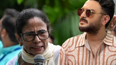 ‘কাজ হারানোর ভয়ে যায়নি!’, ২১ জুলাইয়ে মমতার মঞ্চে অনুপস্থিতি নিয়ে ট্রোল, জবাব ভিভানের