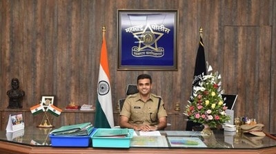 প্রথমবার ইউপিএসসি সিভিল সার্ভিসেস পরীক্ষা দিয়েই ১৮৪ তম স্থান অধিকার করেন অর্চিত চন্দক। (ফাইল ছবি)