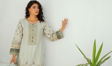10 Cotton kurtas under ₹999 you'll wear every week (Pexels) 10 Cotton kurtas under ₹999 you'll wear every week (Pexels)