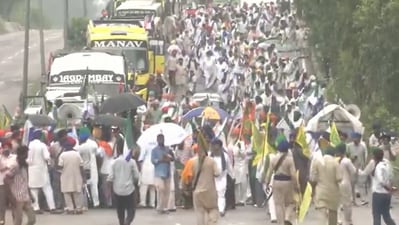 Farmers gather at the Shambu border (Punjab-Haryana border) ahead of their scheduled march to Delhi today. (Screenshot from ANI video)