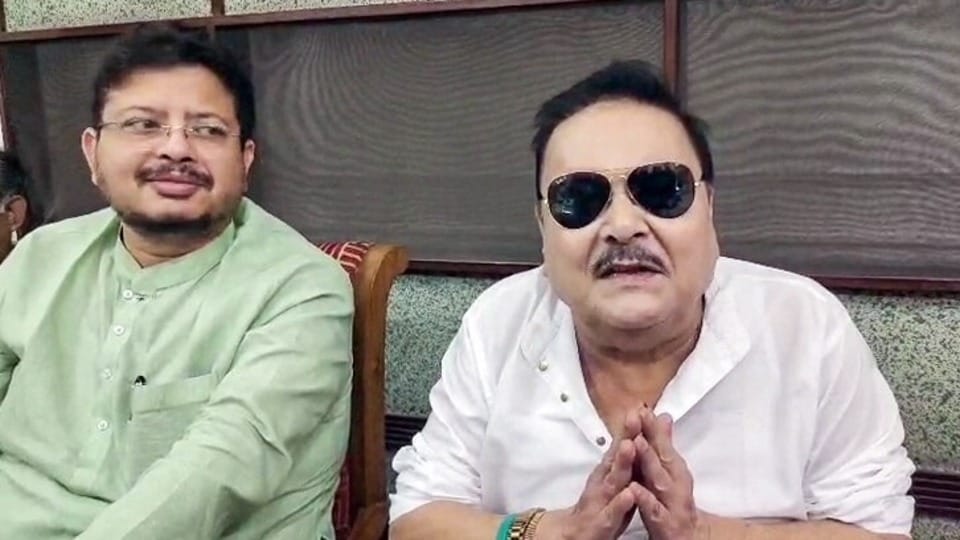 Kolkata, Jul 15 (ANI): Madan Mitra resigns from the Trinamool Congress and joins the rebel Trinamool Congress (TMC) faction led by Ritabratra Banerjee, in Kolkata on Wednesday. (ANI Video Grab) (ANI Video Grab)