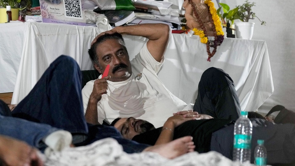 Prakash Raj: ఇది మరో స్వతంత్ర పోరాటం.. వాళ్లకు నేను అండగా నిలబడతా: ప్రకాష్ రాజ్ ట్వీట్