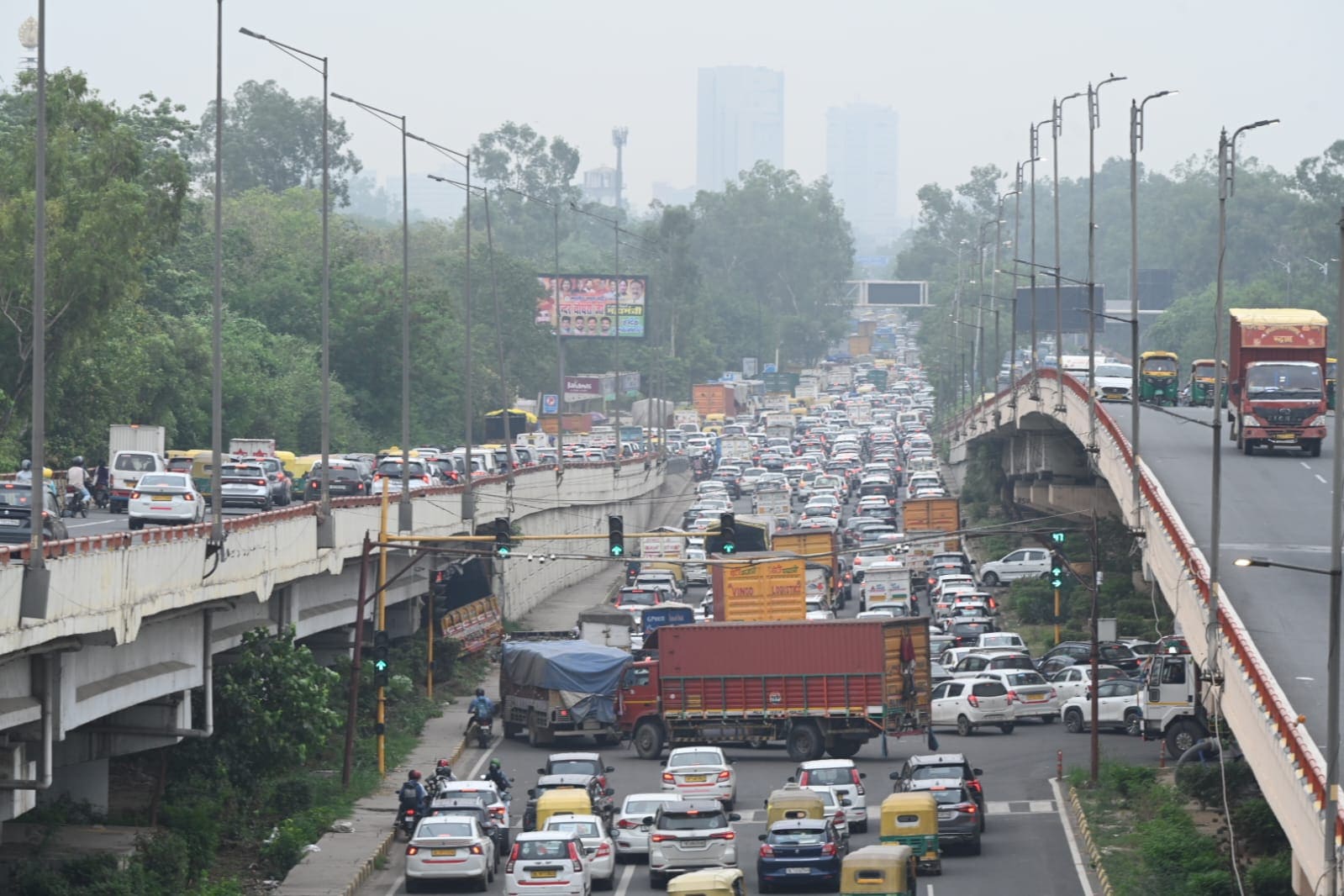 Traffic chaos in central Delhi on Monday, July 20, amid tight security arrangements for a CJP protest (Hindustan Times) Traffic chaos in central Delhi on Monday, July 20, amid tight security arrangements for a CJP protest (Hindustan Times)