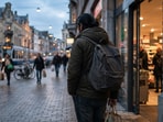 An Indian man shared how loans, part-time jobs and social pressure made life difficult for students abroad.(Representational image/Gemini AI generated)