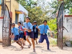 ఏపీలో స్కూళ్లు బంద్