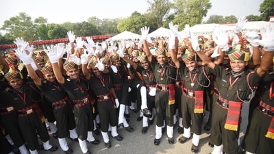 The Center has announced 50% reservation for ex-servicemen in recruitment into the Armed Police Forces and Assam Rifles, besides exemptions from written and physical tests. (Hindustan Times)