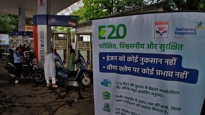 E20 పెట్రోల్‌తో పాత వాహనాల మైలేజ్ 5% తగ్గొచ్చు.. కానీ ఇంజిన్‌కు ఎలాంటి ప్రమాదం లేదు: కేంద్రం స్పష్టత (praful Gangurde)