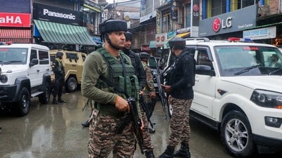 অনন্তনাগে পুলিশের টহলদারি বাহিনীর উপর জঙ্গি হামলা, শহিদ কনস্টেবল (Muneeb Gull)