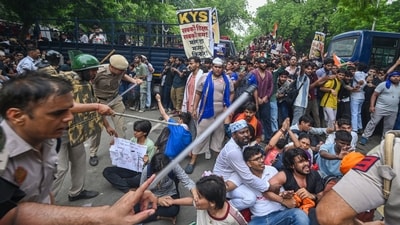 Civil rights body condemns lathi-charge during students' protests (RAJ K RAJ / Hindustan Times) Civil rights body condemns lathi-charge during students' protests (RAJ K RAJ / Hindustan Times)