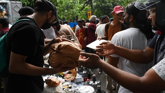 New Delhi, India - July 22, 2026:
Supporters sending food and beverages in big quantity through online food delivery portals for the CJP protesters gathered at the demonstration site at Jantar Mantar, in New Delhi, India, on Wednesday, July 22, 2026. (Photo by Vipin Kumar/ Hindustan Times)