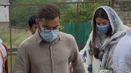 Virat Kohli and Anushka Sharma visit Premanand Ji Maharaj.