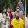 প্রেমানন্দ মহারাজের আশ্রমে বিরাট ও অনুষ্কা। 