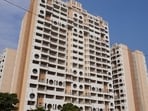 DDA Karmajeevi Awaas Yojana 2026 is a special housing scheme offering a 25% discount on more than 1,200 ready-to-move-in flats in Narela.