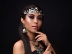 Tips on choosing jewellery that suits your face shape.