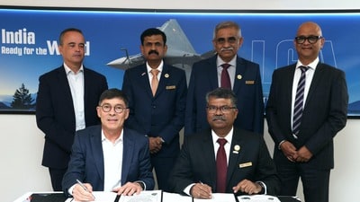 ভারতের প্রতিরক্ষা ও বিমান নির্মাতা সংস্থা হিন্দুস্তান অ্যারোনটিক্স লিমিটেড (HAL) আন্তর্জাতিক বিমান শিল্পে আরও একটি বড় সাফল্য পেল। ভারতের প্রতিরক্ষা ও বিমান নির্মাতা সংস্থা হিন্দুস্তান অ্যারোনটিক্স লিমিটেড (HAL) আন্তর্জাতিক বিমান শিল্পে আরও একটি বড় সাফল্য পেল।