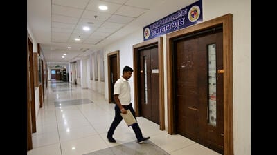 Mumbai, India - July 23, 2026: BMC canteen was sealed by FDA at BMC head office in Mumbai, India, on Thursday, July 23, 2026. (Photo by Anshuman Poyrekar/Hindustan Times) (Anshuman Poyrekar/HT Photo) Mumbai, India - July 23, 2026: BMC canteen was sealed by FDA at BMC head office in Mumbai, India, on Thursday, July 23, 2026. (Photo by Anshuman Poyrekar/Hindustan Times) (Anshuman Poyrekar/HT Photo)