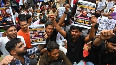 Students and protesters gather in New Delhi, demanding the resignation of union education minister Dharmendra Pradhan (HT Photo/ Vipin Kumar)