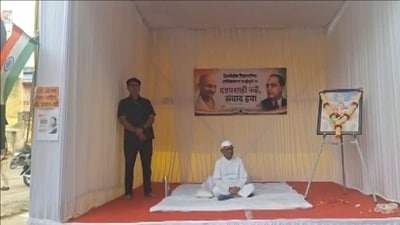 Anna Hazare held a protest at Mahatma Gandhi's statue in Ahilyanagar. (screenshot/X/PTI) Anna Hazare held a protest at Mahatma Gandhi's statue in Ahilyanagar. (screenshot/X/PTI)