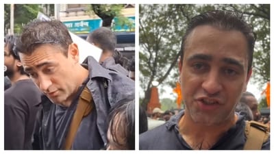 Imran Khan spotted at the protest site in Mumbai with a bunch of young students. Imran Khan spotted at the protest site in Mumbai with a bunch of young students.